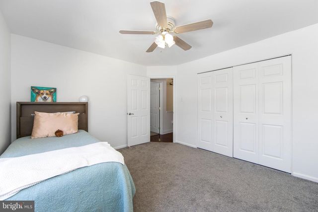 17 ESSEX PL, Newtown, PA 18940