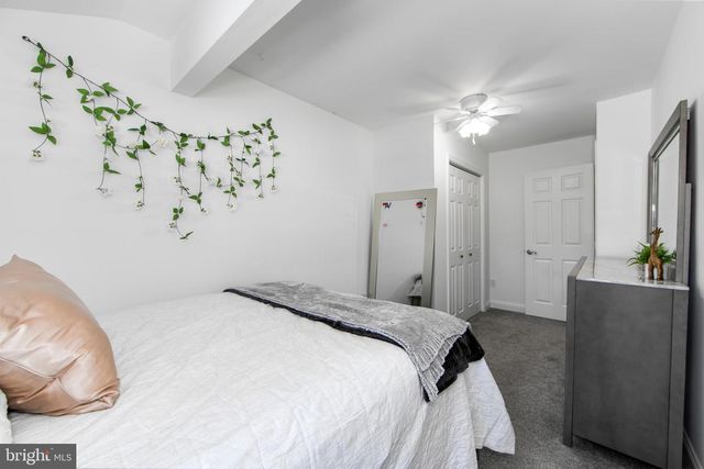 17 ESSEX PL, Newtown, PA 18940