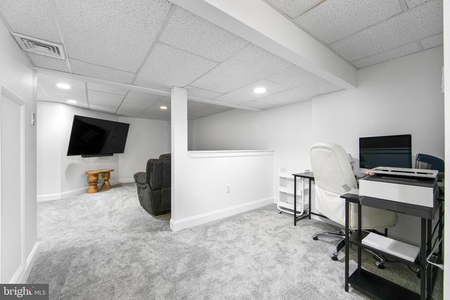 17 ESSEX PL, Newtown, PA 18940