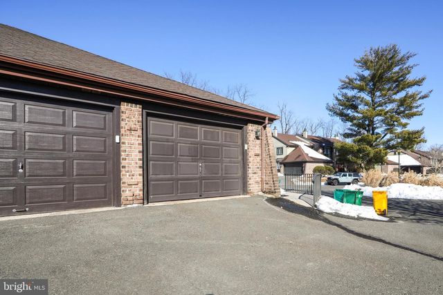 17 ESSEX PL, Newtown, PA 18940