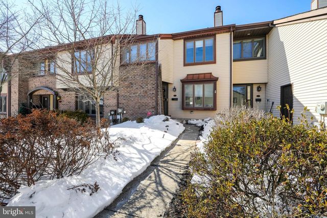 17 ESSEX PL, Newtown, PA 18940