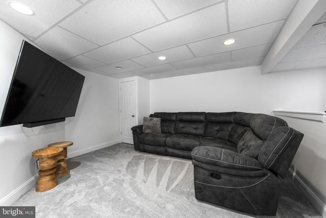 17 ESSEX PL, Newtown, PA 18940