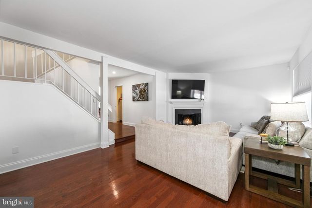 17 ESSEX PL, Newtown, PA 18940