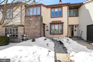 17 ESSEX PL, Newtown, PA 18940