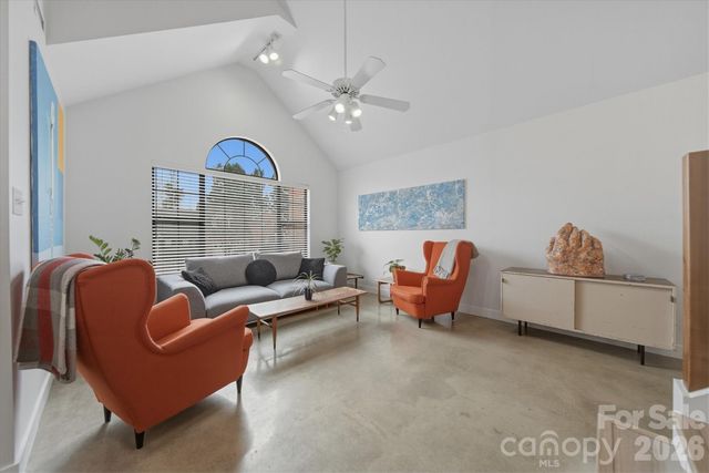 1658 20th Avenue Court NE, Hickory, NC 28601