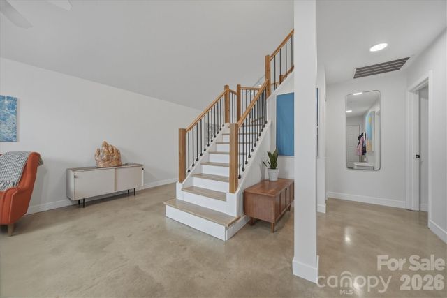 1658 20th Avenue Court NE, Hickory, NC 28601