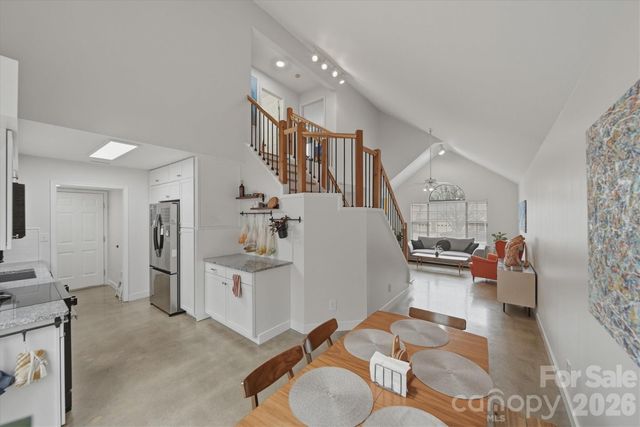 1658 20th Avenue Court NE, Hickory, NC 28601