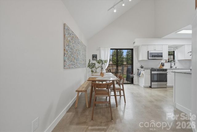 1658 20th Avenue Court NE, Hickory, NC 28601