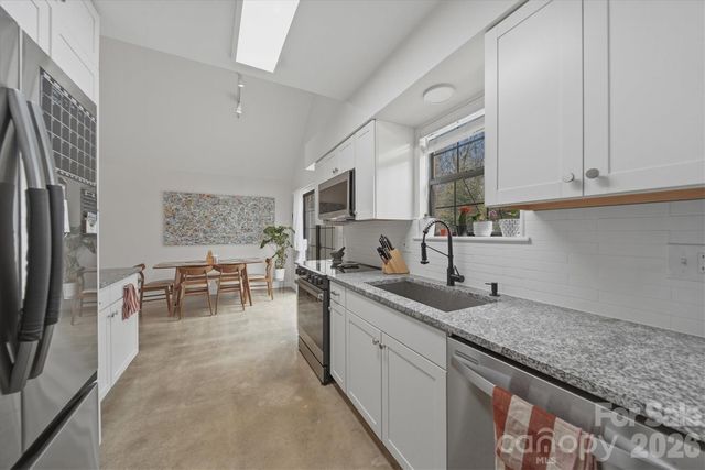 1658 20th Avenue Court NE, Hickory, NC 28601