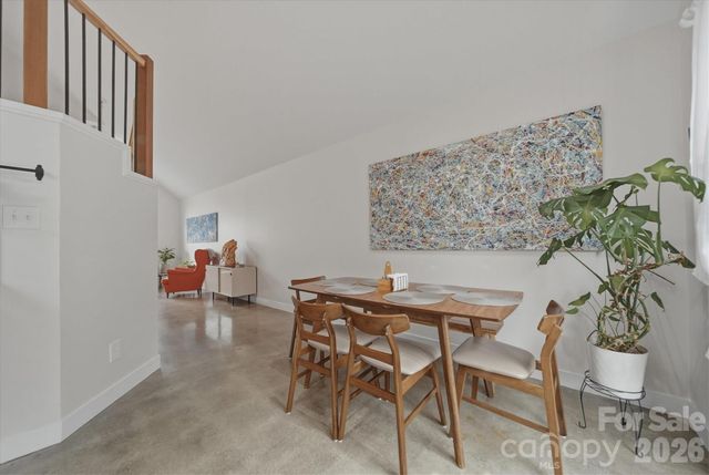 1658 20th Avenue Court NE, Hickory, NC 28601