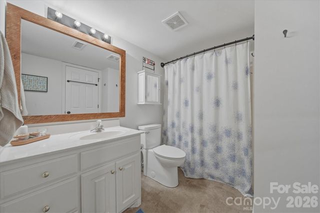 1658 20th Avenue Court NE, Hickory, NC 28601