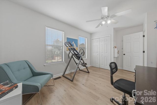 1658 20th Avenue Court NE, Hickory, NC 28601