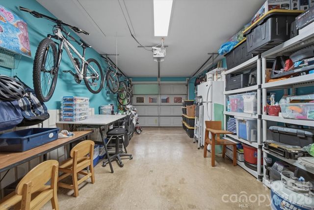 1658 20th Avenue Court NE, Hickory, NC 28601