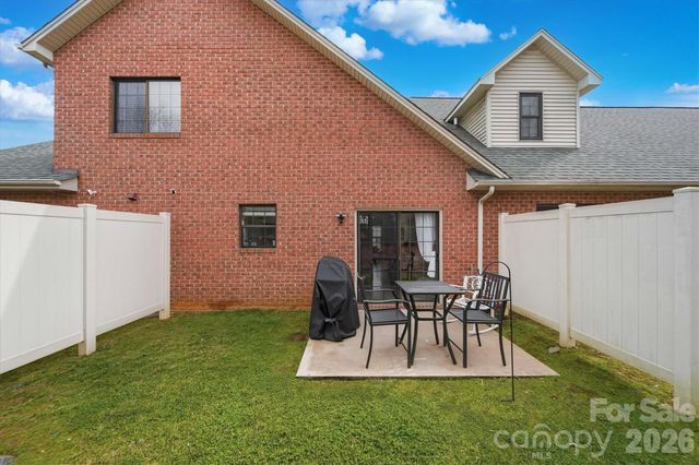 1658 20th Avenue Court NE, Hickory, NC 28601