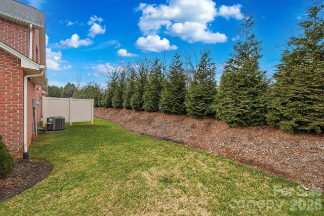 1658 20th Avenue Court NE, Hickory, NC 28601