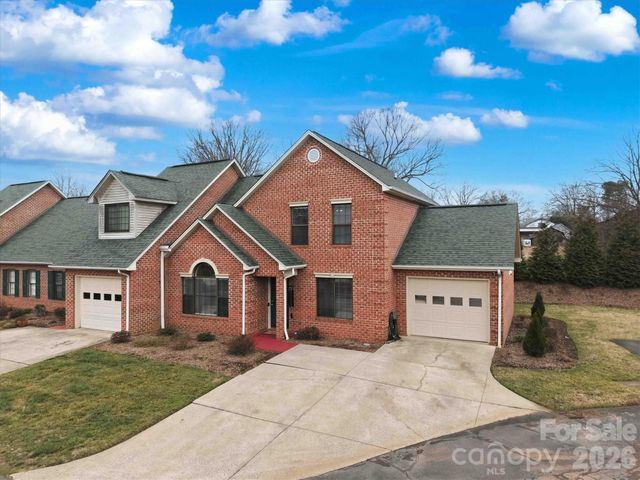 1658 20th Avenue Court NE, Hickory, NC 28601