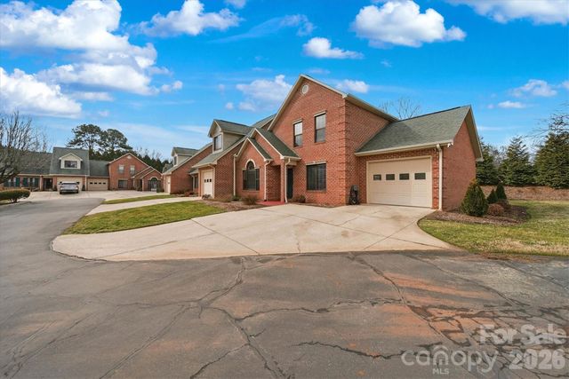 1658 20th Avenue Court NE, Hickory, NC 28601