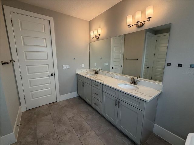 200 E GRANT STREET, Orlando, FL 32806