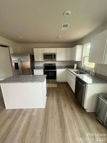 6126 Carrick Bend Court, Charlotte, NC 28269