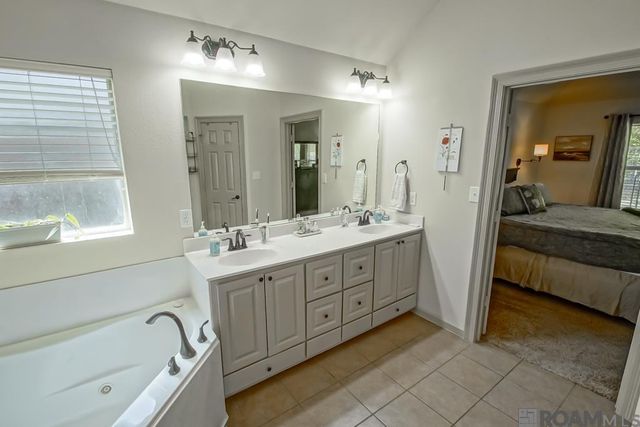 10378 Montrachet Dr, Baton Rouge, LA 70817