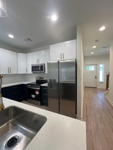 5704 Elysian Street, Houston, TX 77009