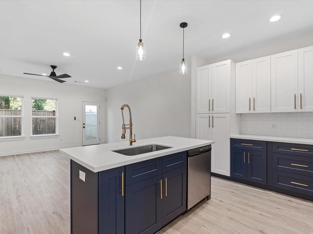 5704 Elysian Street, Houston, TX 77009