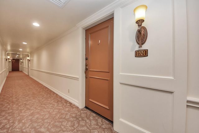 3525 Sage Road 1701, Houston, TX 77056