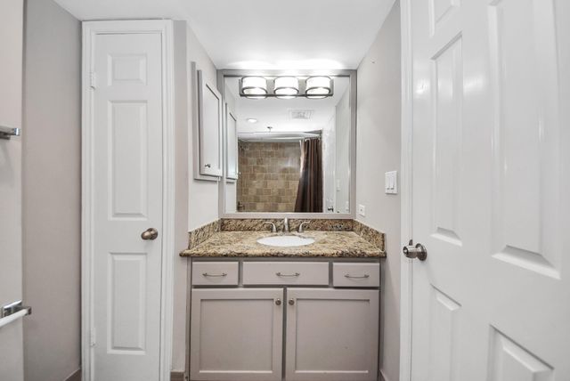 3525 Sage Road 1701, Houston, TX 77056