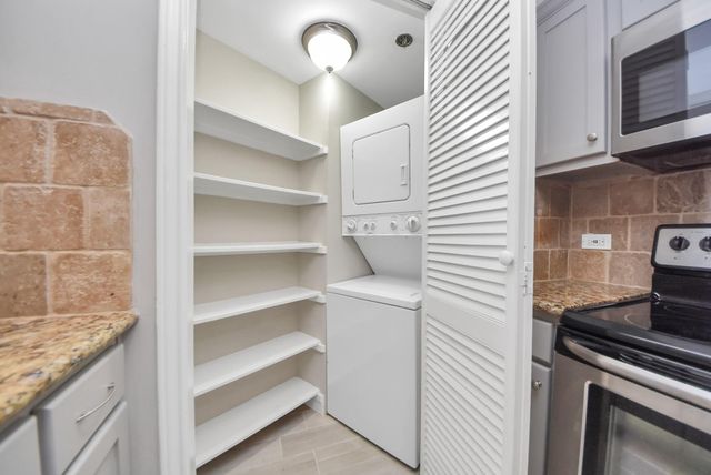 3525 Sage Road 1701, Houston, TX 77056
