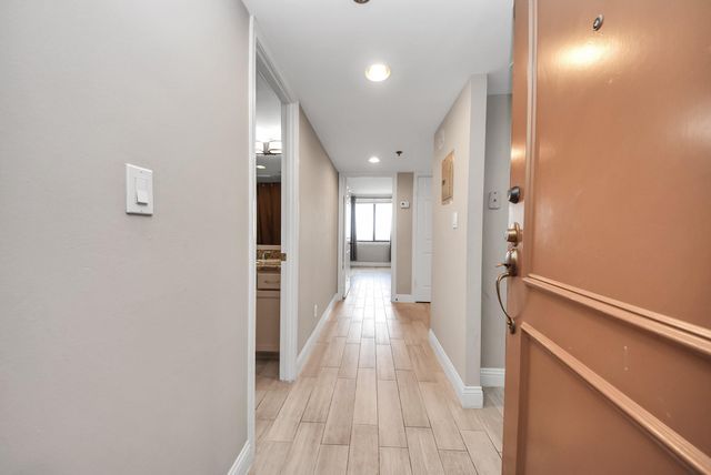 3525 Sage Road 1701, Houston, TX 77056