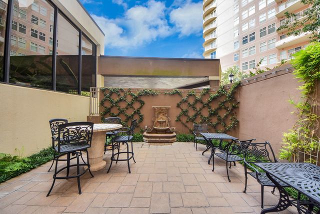 3525 Sage Road 1701, Houston, TX 77056