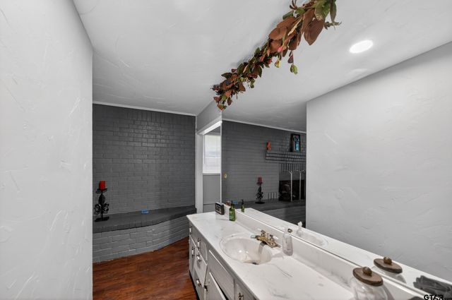 22561 Brierwood Drive, Frankston, TX 75763