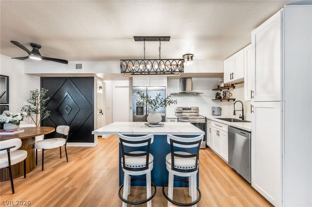 2471 Old Forge Lane 105, Las Vegas, NV 89121