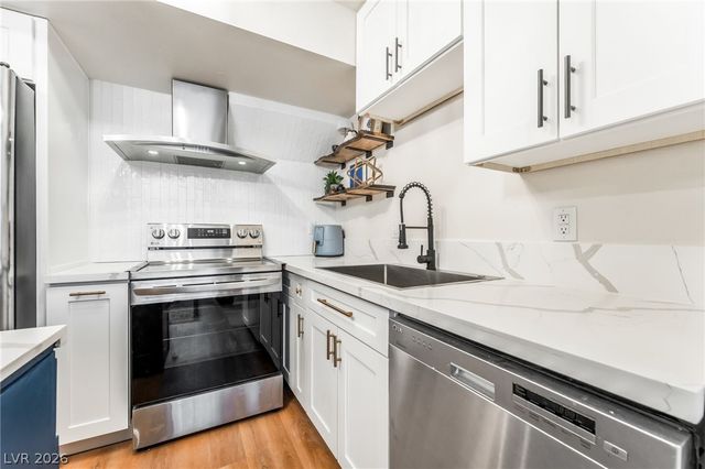 2471 Old Forge Lane 105, Las Vegas, NV 89121