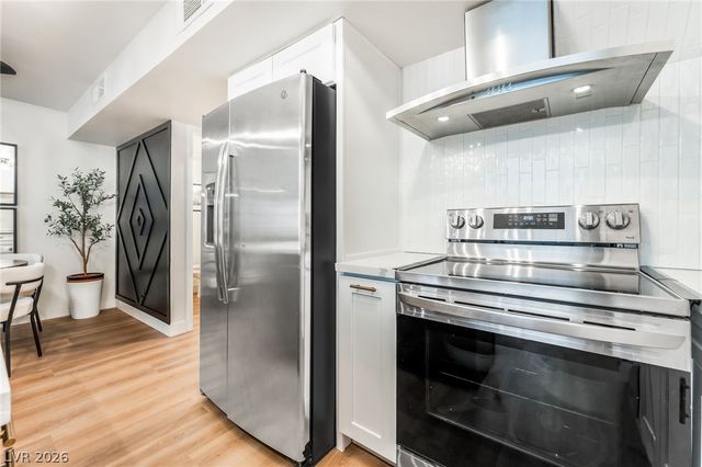 2471 Old Forge Lane 105, Las Vegas, NV 89121