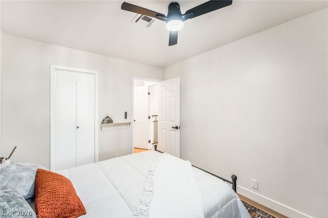 2471 Old Forge Lane 105, Las Vegas, NV 89121