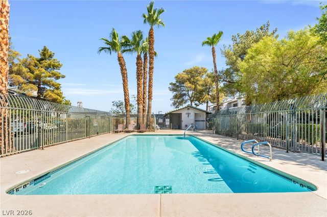 2471 Old Forge Lane 105, Las Vegas, NV 89121