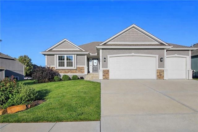 800 154th Place, Basehor, KS 66007