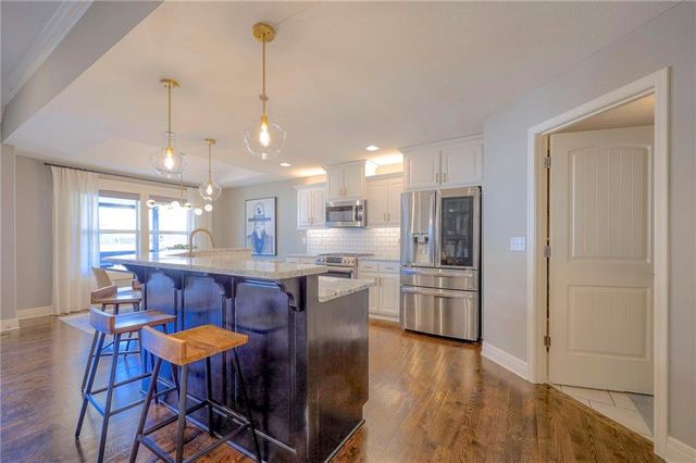 800 154th Place, Basehor, KS 66007