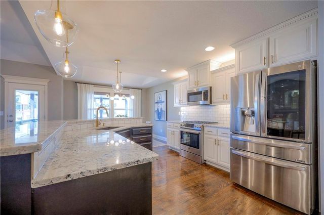 800 154th Place, Basehor, KS 66007