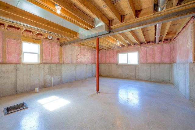 800 154th Place, Basehor, KS 66007