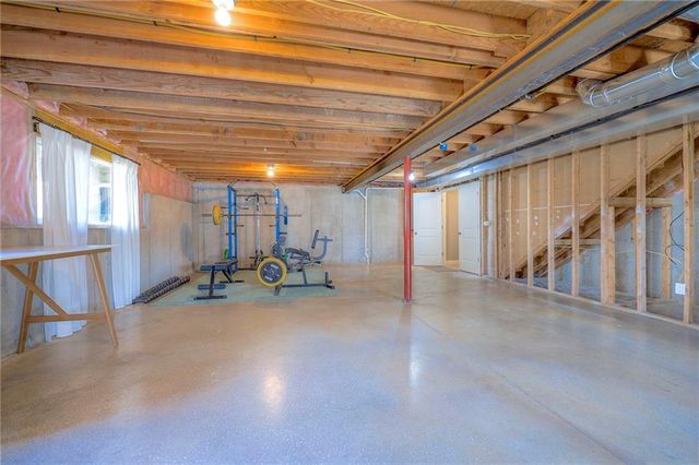 800 154th Place, Basehor, KS 66007