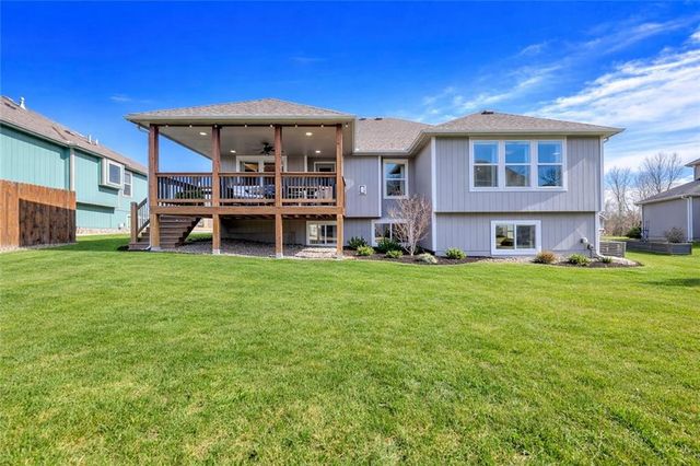 800 154th Place, Basehor, KS 66007