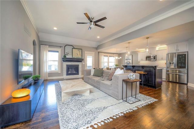 800 154th Place, Basehor, KS 66007