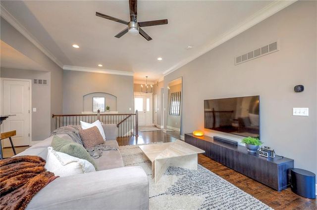 800 154th Place, Basehor, KS 66007