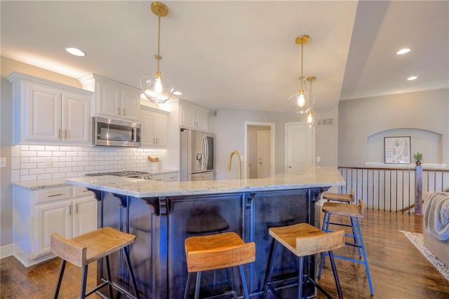 800 154th Place, Basehor, KS 66007