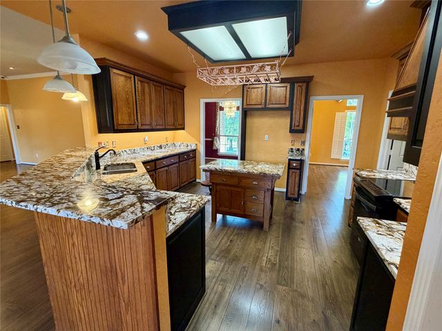 110 Pecan Valley Lane, Waxahachie, TX 75165