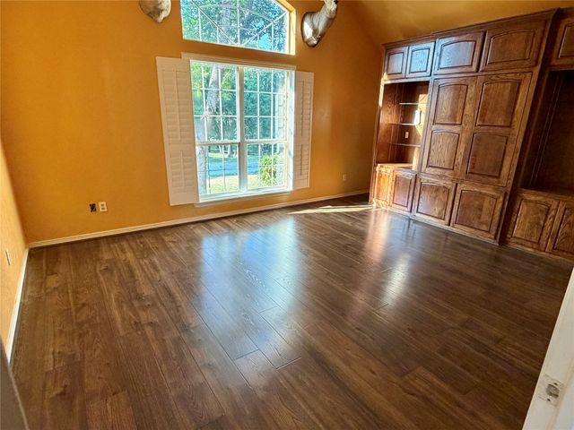 110 Pecan Valley Lane, Waxahachie, TX 75165