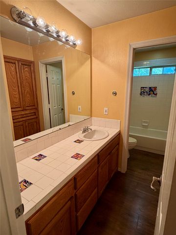 110 Pecan Valley Lane, Waxahachie, TX 75165