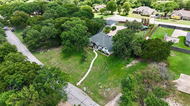 110 Pecan Valley Lane, Waxahachie, TX 75165